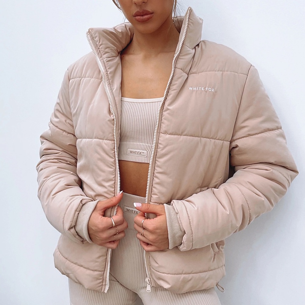 NWOT WHITE FOX NOT GOVING IN PUFFER JACKET SAND S/M